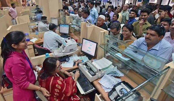 Photo of आज से खत्म हुई इन 6 सरकारी बैंकों की पहचान, आपके लिए बदल जाएंगी ये चीजें