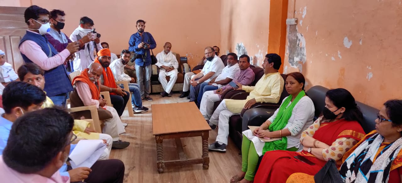 Photo of लॉकडाउन का मजाक बना रहे हैं बीजेपी विधायक