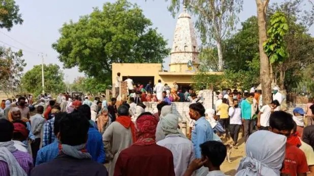 Photo of बुलंदशहर में युवक ने मंदिर में की दो साधुओं की हत्या, संत समाज खुद करेगा जांच
