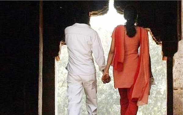 Photo of लॉक डाउन का फायदा उठाकर भागे प्रेमी-प्रेमिका, एक गलती से खुली पोल