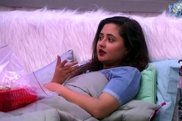 Photo of क्या Shehnaaz Gill के साथ टूट गई दोस्ती? Rashmi Desai ने बताया पूरा सच