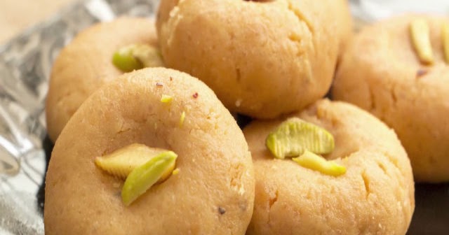 Photo of ऐसे बनाए घर पर बाजार जैसे मावे के पेड़े