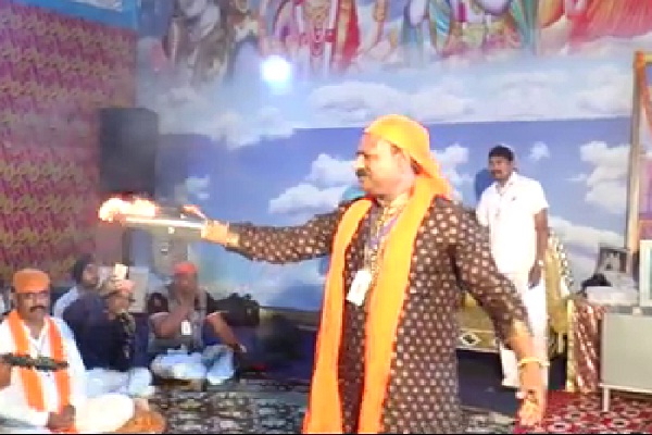 Photo of 100 करोड़ की ठगी करने वाला कैंडी बाबा हुआ गिरफ्तार