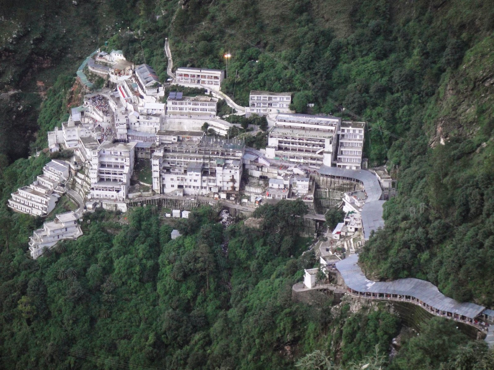 Photo of खुशखबरी: माँ वैष्णो देवी की यात्रा शुरू कराने के लिए श्राइन बोर्ड ने तैयारीया शुरू की