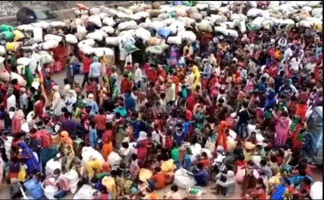 Photo of ये तस्वीर बता रही है इनकी नजर में क्या है सोशल डिस्टेंसिंग
