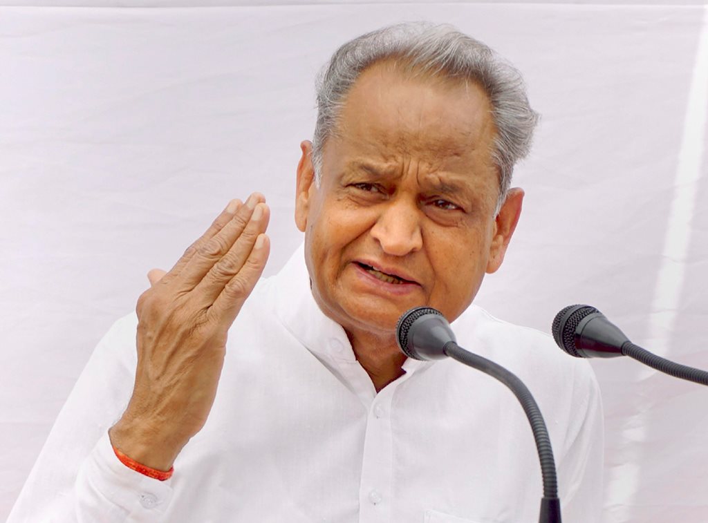 Photo of कोरोना काल में क्‍यों चढ़ा राजस्‍थान का सियासी पारा
