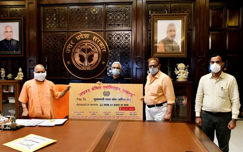 Photo of दवा व्‍यापारियों ने मुख्‍यमंत्री को सौंपा 22,51,000 का चेक