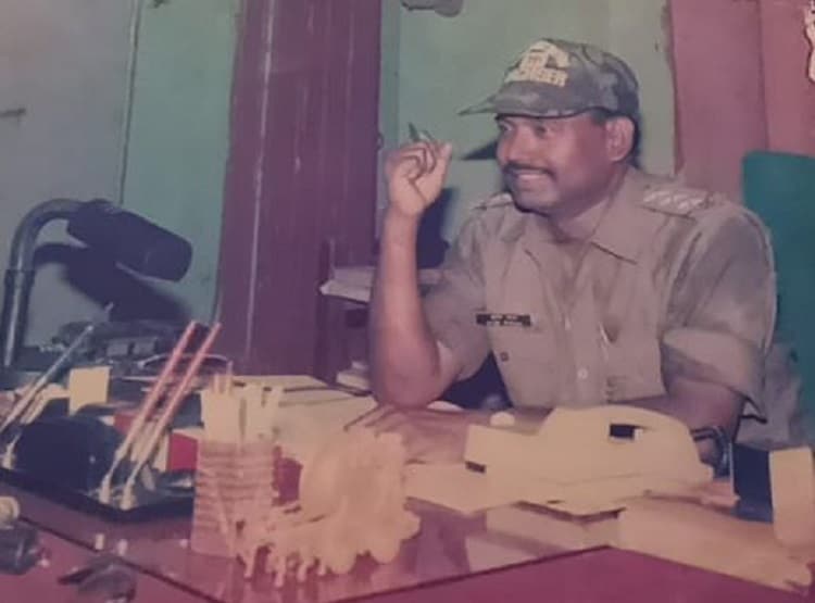 Photo of 62 एनकाउंटर कर चुके पूर्व DSP ने अपने सुसाइड नोट में लिखा कुछ ऐसा, जिसे पढ़कर पिघल गया सबका दिल..