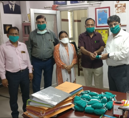Photo of कोविड काल में गायत्री परिवार का दिया मास्‍क का दान अत्‍यंत उपयोगी