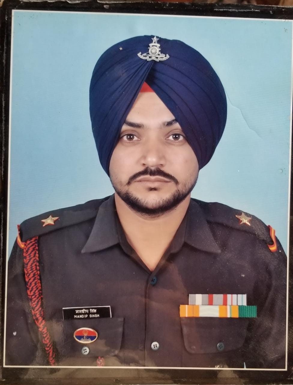 Photo of गलवान घाटी में शहीद हुए देश के जवान नायब सुबेदार मनदीप सिंह ने आखिरी कॉल पर कही थी ये बड़ी बात…