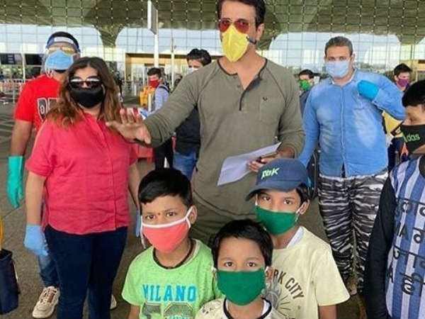 Photo of मजदूरो का मसीहा: अभिनेता सोनू सूद ने 173 प्रवासी मजदूरों को अपने खर्च पर एयर एशिया के विमान से मुंबई से देहरादून भेजा