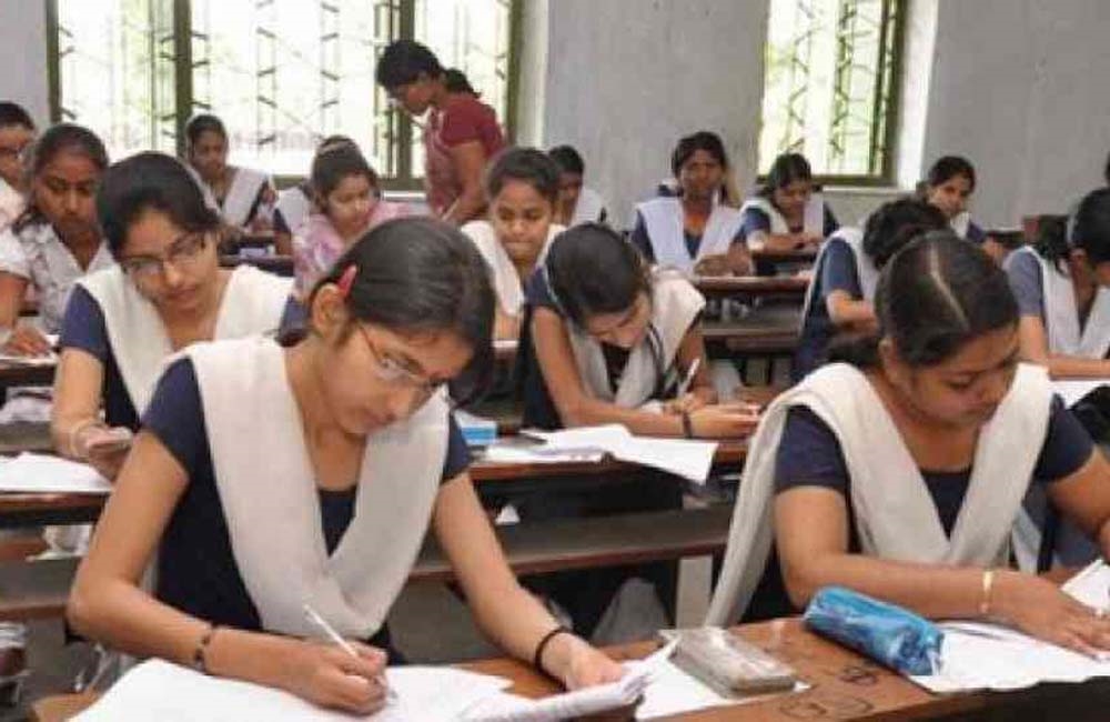 Photo of यूपी बोर्ड की हाईस्कूल और इंटरमीडिएट बोर्ड परीक्षा 2020 का परिणाम 27 जून को आएगा: उप मुख्यमंत्री डॉ.  दिनेश शर्मा