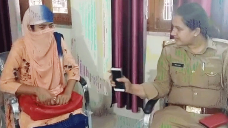 Photo of पच्चीस स्कूलों में पढ़ाकर धोखाधड़ी करने वाली शिक्षिका गिरफ्तार