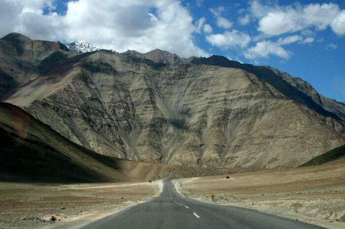 Photo of भारत में एक ऐसी जगह जहां बिना पेट्रोल-डीजल के चलती हैं गाड़ियां, खबर पढ़कर भी नहीं कर पाओगे यकीन…