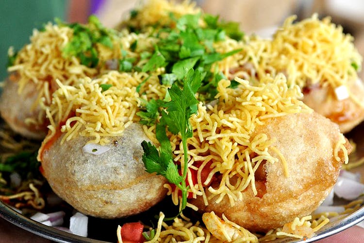 Photo of ऐसे… बनाए वीकेंड पर बटाटा गोलगप्पे चाट