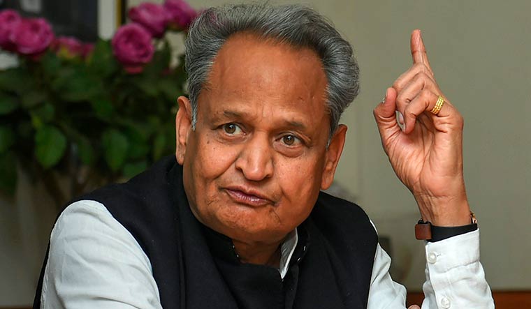 Photo of पायलट ने बढ़ाई गहलोत की धड़कने