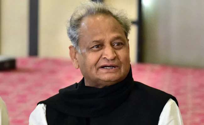 Photo of राजस्थान में ऊंट कब तक खड़ा रहेगा