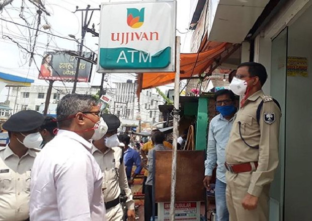 Photo of ठेले पर ले गए एटीएम लेकिन नहीं निकाल पाए…