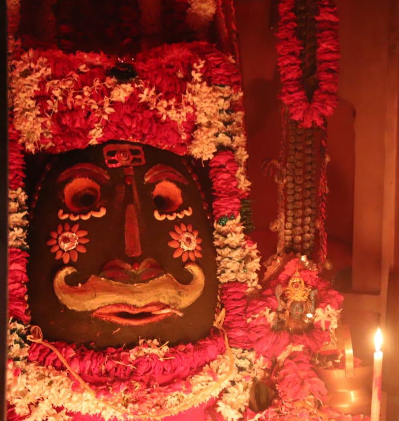 Photo of श्री काल भैरव भगवान का विजया श्रृंगार कर 51 दीपों से महाआरती