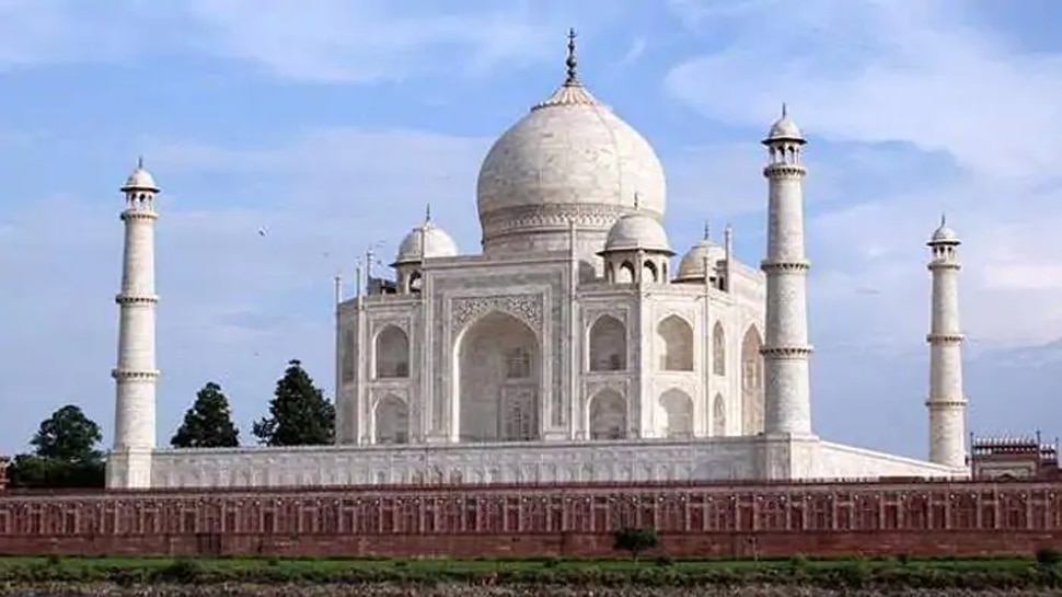 Photo of ताजमहल के दीदार के लिये करना होगा इंतजार, स्थानीय प्रशासन ने लिया बंद रखने का निर्णय
