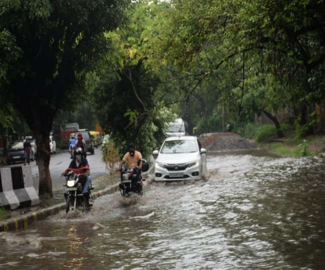 Photo of जल भराव ने खोल कर रख दी सभी की पोल, पहली बार बारिश कैसे नहीं झेल पाई दिल्ली