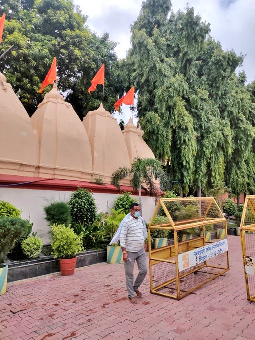 Photo of विपक्ष का सवाल: विकास दुबे सरेंडर हुआ या गिरफ्तार