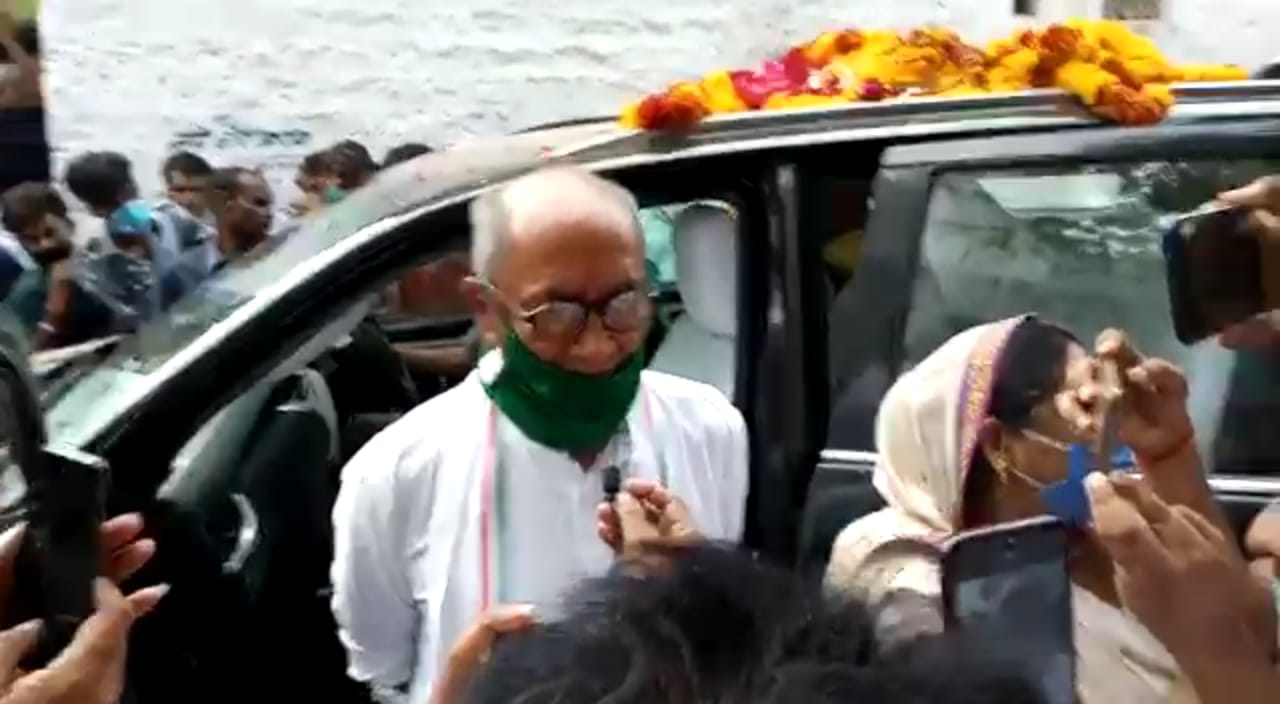 Photo of ‘ज्योतिरादित्य सिंधिया ने अपने दुश्मनों से मिलाया हाथ’