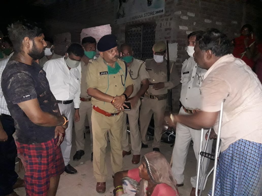 Photo of कासगंज ट्रिपल मर्डर : 10 लोग गिरफ्तार, अखिलेश यादव ने योगी सरकार को घेरा