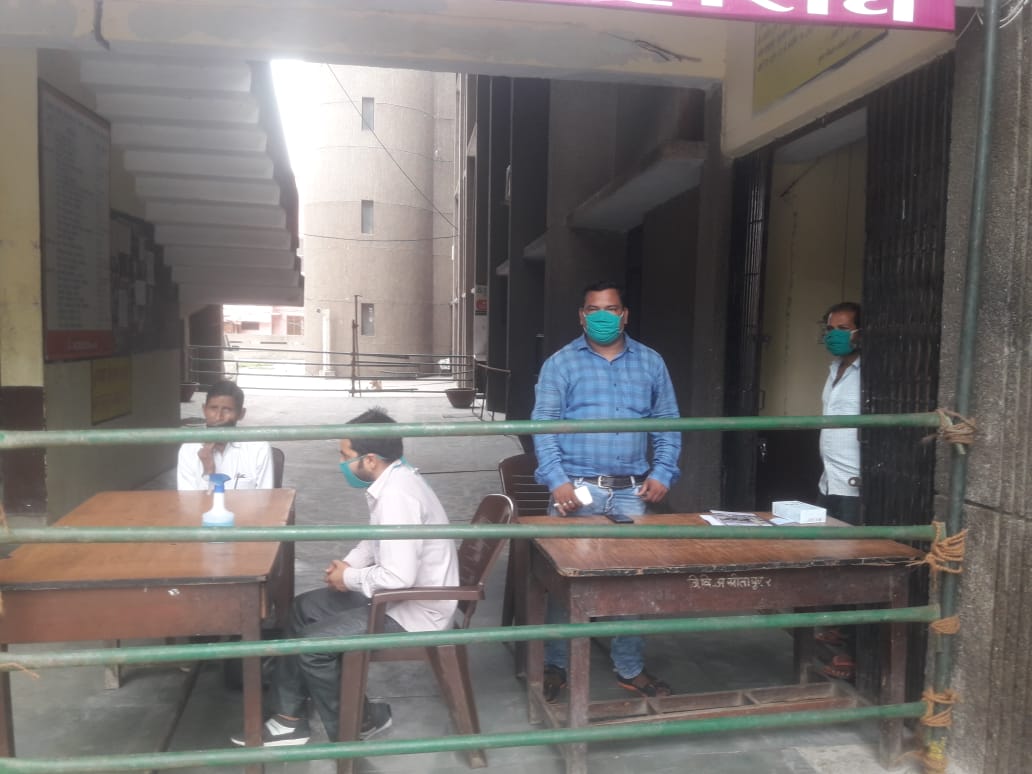 Photo of सीतापुर में खुला विकास भवन, बनाई गई हेल्प डेस्क, आवाजाही पर रहेगा पूर्ण प्रतिबंध