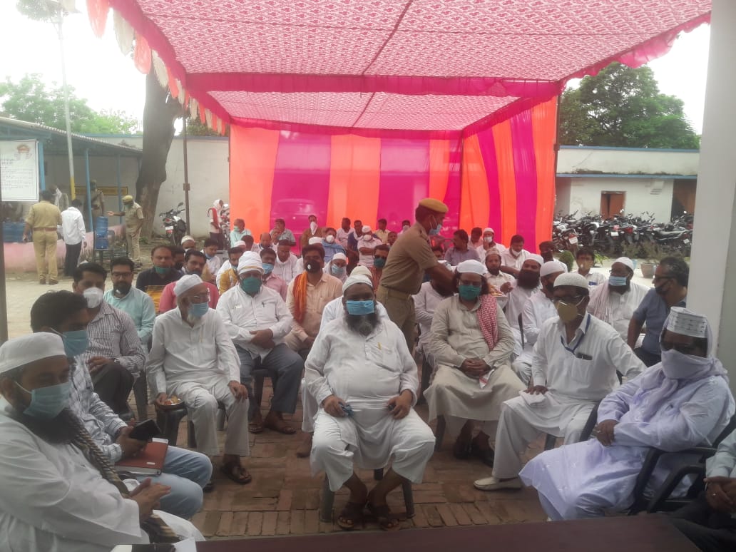 Photo of मुस्लिम धर्मगुरुओं संग पीस कमेटी की बैठक, कोविड प्रोटोकॉल के साथ मनाएंगे त्‍योहार