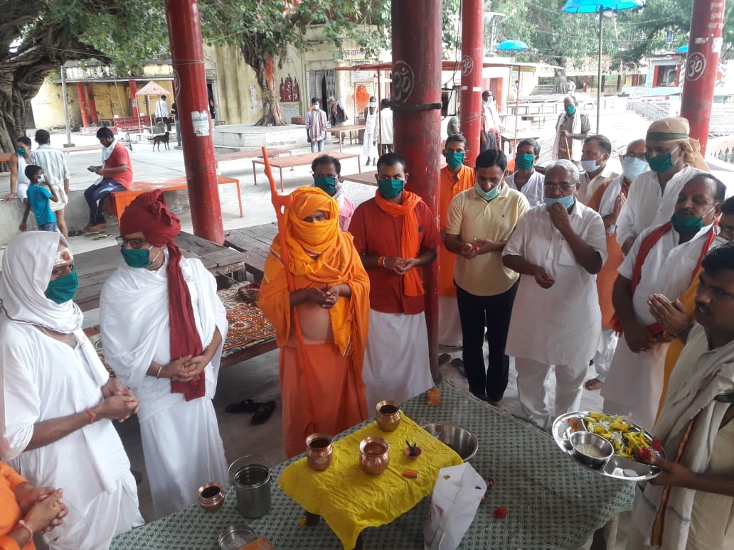 Photo of श्रीराम मंदिर के भूमिपूजन में चढ़ाया जाएगा नैमिषारण्‍य का जल, अयोध्या से है गहरा नाता