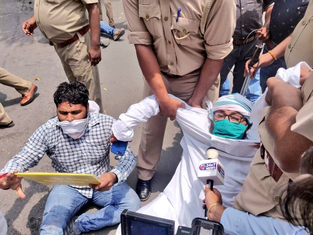 Photo of लल्लू ने क्यों कहा-BJP सरकार लोकतंत्र की हत्या पर उतारू