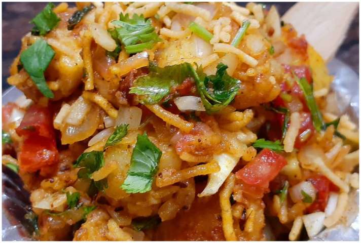 Photo of घर पर ही बनाए बाजार जैसे चटपटी आलू चाट