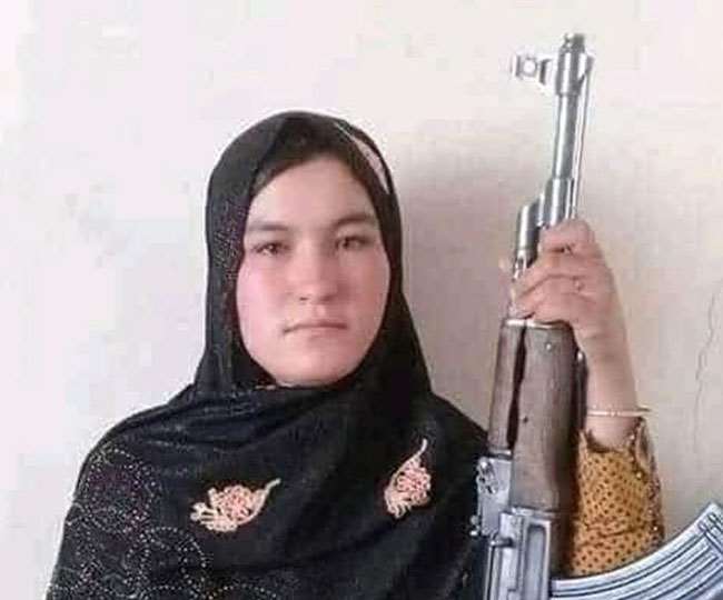 Photo of आतंकियों को मार गिराने वाली क़मर गुल ने किससे सीखा एके -47 चलाना