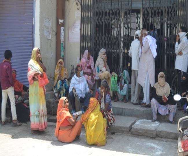 Photo of कोविड-19 राहत पैकेज : सभी महिलाओं के जनधन खातों में नहीं पहुंचा पैसा
