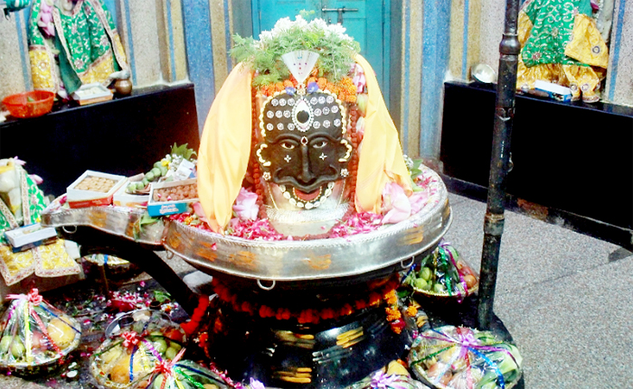 Photo of राजधानी के शिवालयों में मास्क लगाकर भोलेनाथ की आराधना