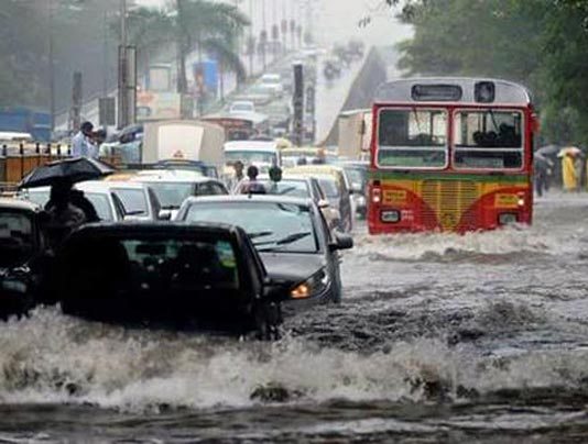 Photo of मुम्बई और तटवर्ती क्षेत्रों में भारी वर्षा,रेडअलर्ट जारी