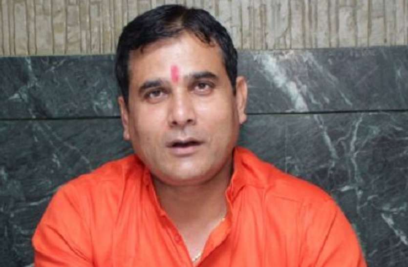 Photo of बकरीद पर BJP विधायक का विवादित बयान, कहा, ‘कुर्बानी देनी है, तो अपने बच्चों की दें’