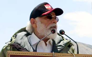 Photo of लेह में गरजे मोदी, अब नहीं चलेगा विस्तारवाद!