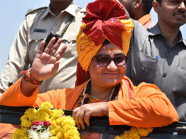 Photo of साध्वी प्रज्ञा के इस ट्वीट पर क्यों भड़के यूजर ?