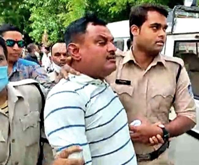 Photo of विकास दुबे एनकाउंटर : पोस्टमॉर्टम रिपोर्ट में 10 इंजरी का जिक्र, जिसमें तीन गोलियां हुईं आर-पार