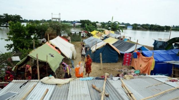 Photo of भयावह हुई असम और पश्चिम बंगाल में बाढ़