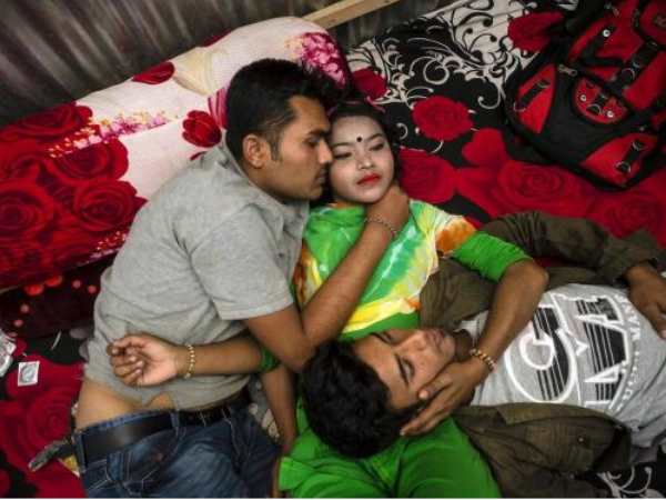 Photo of बेहद दर्दनाक हैं बांग्लादेश के इस वेश्यालय की कहानी, 12-14 साल की लड़कियों को दिन में इतनी बार…