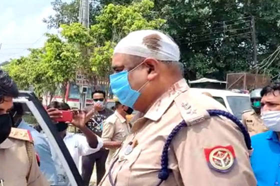 Photo of तो इसलिए हो गयी पुलिस की किरकिरी, ASP समेत कई पुलिसकर्मी घायल