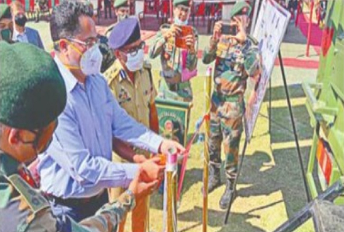 Photo of समाज के हर वर्ग को जोड़ने के लिए जम्मु-कश्मीर में भारतीय सेना ने रेडियो राबता 90.8 ‘दिल से दिल तक’ शुरू किया
