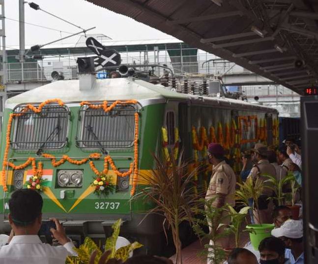 Photo of प्रधानमंत्री ने वीडियो कान्फेंसिंग के जरिये भागलपुर के नए रेल सेतु प्रोजेक्‍ट का किया उद्घाटन