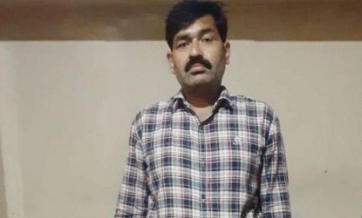 Photo of कलयुगी बेटे ने अपनी वृद्ध मां को गोली मारकर उतारा मौत के घाट, पुलिस ने किया गिरफ्तार