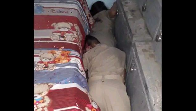 Photo of कुछ इस हालत में मिले महिला और पुरूष कांस्टेबल, मामला जानकर सभी हो गए हैरान…