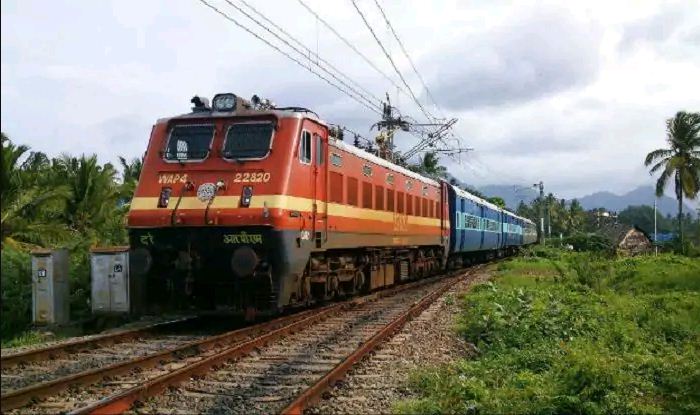 Photo of रेलवे ने अपने यात्रियों को दी ये बड़ी खुशखबरी, चलने वाली हैं…