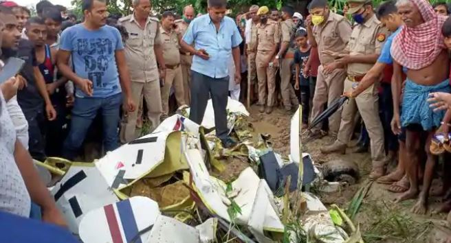 Photo of यूपी के आजमगढ़ में क्रैश हुआ एयरक्राफ्ट, पायलट की मौत